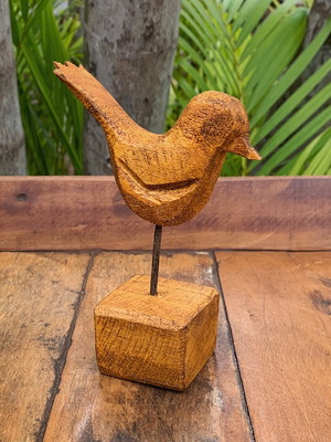 Pássaro miniatura em madeira decoração artesanal mineira art