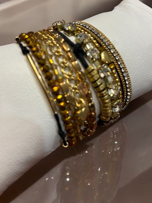 Pulseira cristais com fecho imã