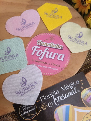 100 flanelinha fofura com sua logo - tamanho 5x5,5cm - única