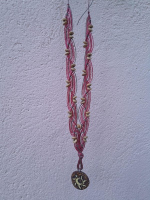 Colar em macramê