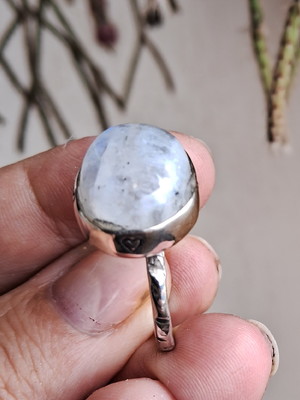 Anel de prata 925 com pedra da lua