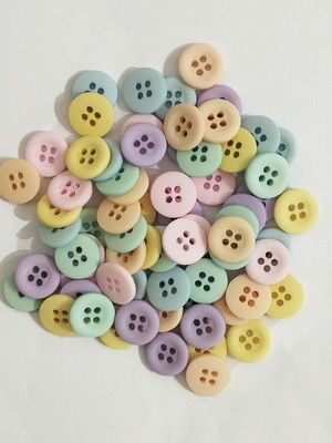 Mix de botões em tons pastéis com acabamento fosco