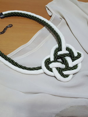 Colar de corda crú e verde