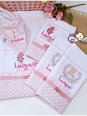 Enxoval de bebê personalizado de fraldas e babador