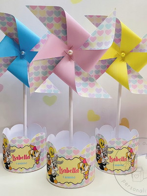 Catavento com base no tema baby looney tunes