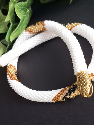 Colar ball branco e dourado