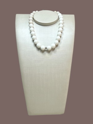 Colar blanc