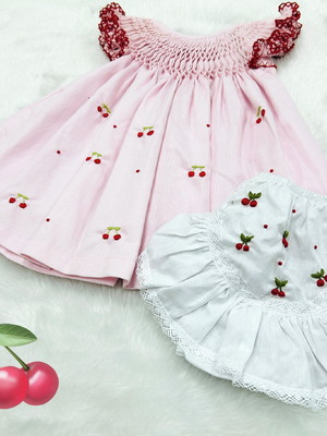 Vestido cerejinha + calcinha= 3/6 meses-