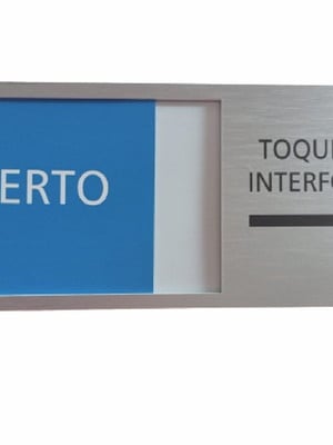 Placa de sinalização com placa removível