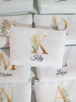 Nécessaire personalizada com iniciais