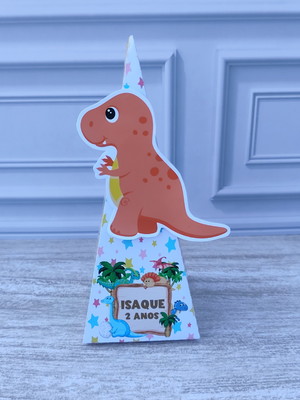 Caixa pirâmide tema dinossauro com aplique