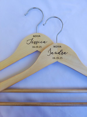 2 cabides para casamento personalizados