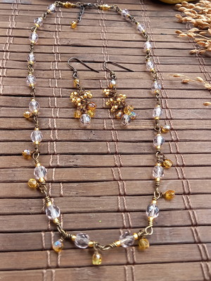 Conjunto de cristais e miçangas