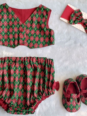 Roupinha de bebê menina natal