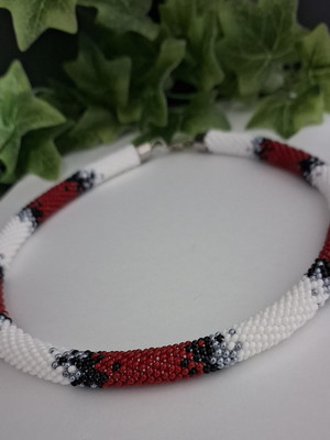 Colar coral branco