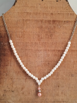 Colar prata com pérolas e pingente rosé