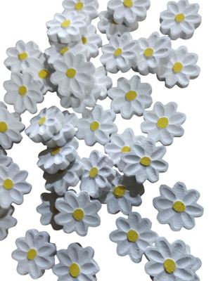 Kit com 12 flores em madeira maciça, medindo 6,5 cm