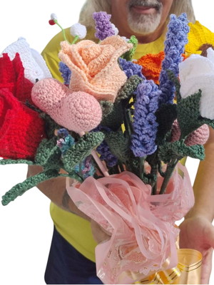 Buquê de flores coloridas em crochê 12 unidades