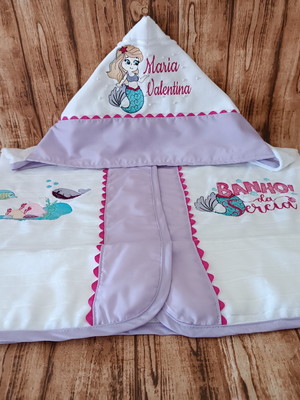 Toalha capuz personalizada com nome e tema