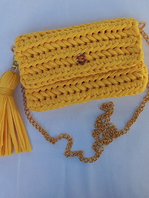 Clutch de crochê estilo gio antonelli