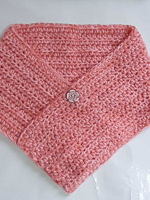 Cachecol em crochê rosa