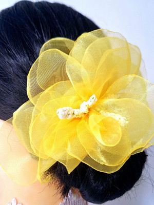 Arranjo de cabelo para noiva amarelo - flor grande