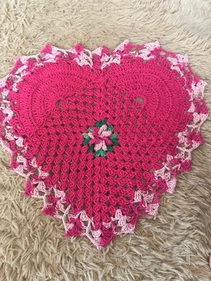 Tapete de crochê coração com flor