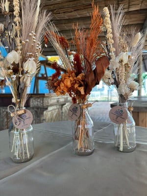 Kit 10 arranjos petit flores desidratadas garrafinha vidro