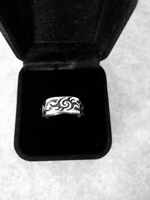 Anel de prata tribal maori
