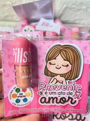 Card com mini gloss labial- outubro rosa