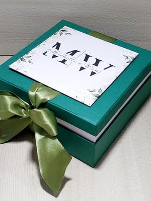 Caixa cartonada com pescoço personalizada - c/02 unidades