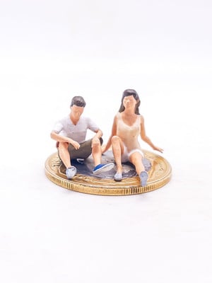 Casal sentado miniatura m1112