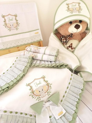 Kit enxoval de bebê personalizado safari.