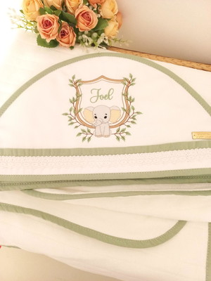Toalha de banho de bebê personalizado safari