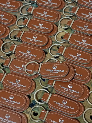 Chaveiro de couro sintético personalizado