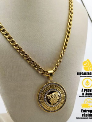 Colar com pingente cabeça de leão banhado a ouro 18k