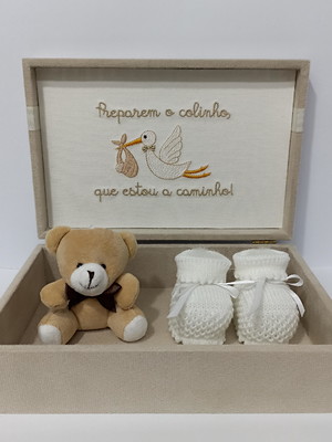 Caixa cegonha para anuncio de gravidez (n00030)