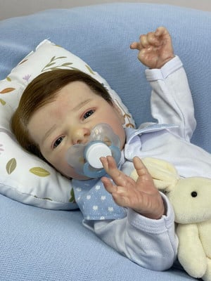 Bebê reborn realista menino