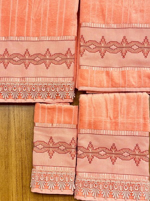 Conjunto toalhas bordadas