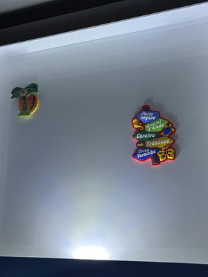 Quadro porta imã de geladeira com luz de led