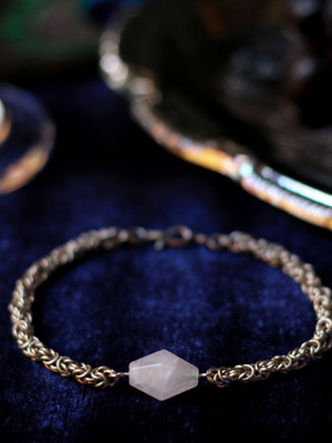 Pulseira de malha peruana em alpaca com pedra quartzo rosa