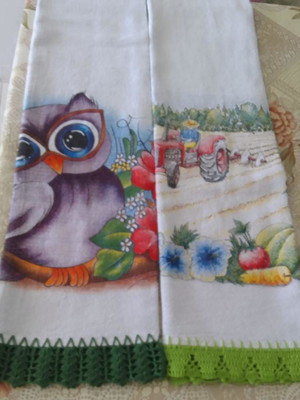 Pano de prato decorado e com crochê kit com 2 peças