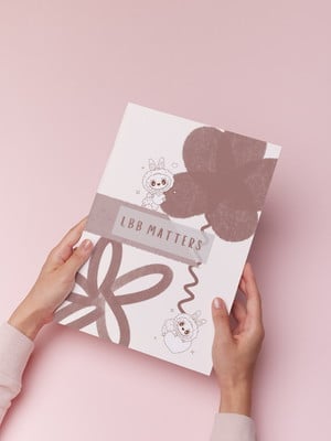 Caderno quadriculado estilo labubu