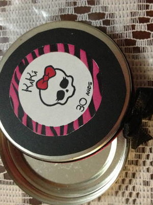 Latinha personalizada monster high