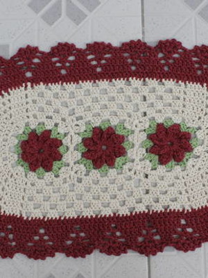 Tapete oval feito em crochê - flores