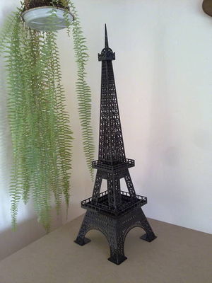 Torre eiffel em acrílico