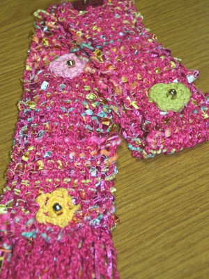 Mantinha infantil com flores em crochê