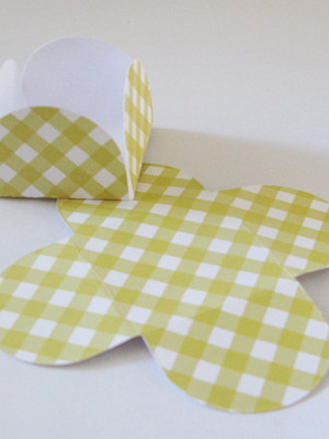 50 forminhas para doce xadrez amarelo