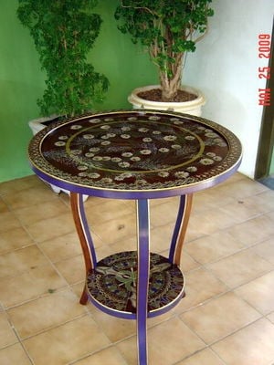 Mesa com tampo giratório