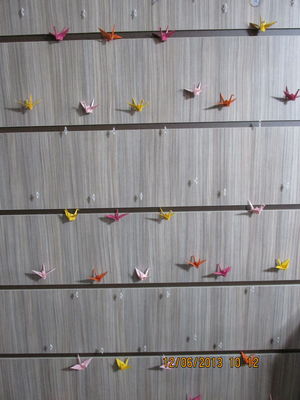 Móbile com tsurus em origami